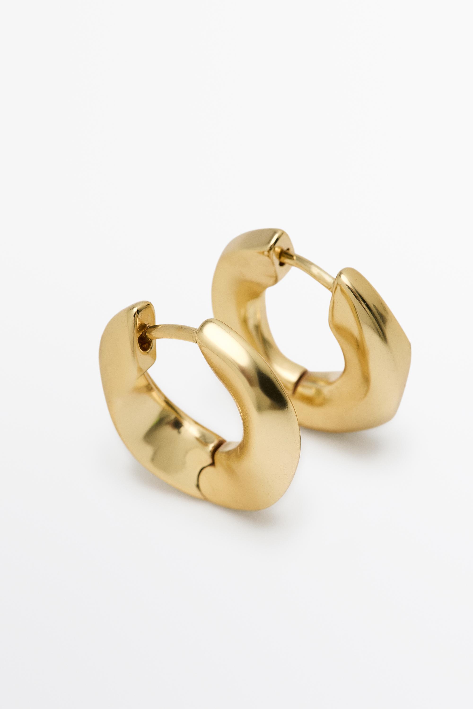 Mini hoop earrings